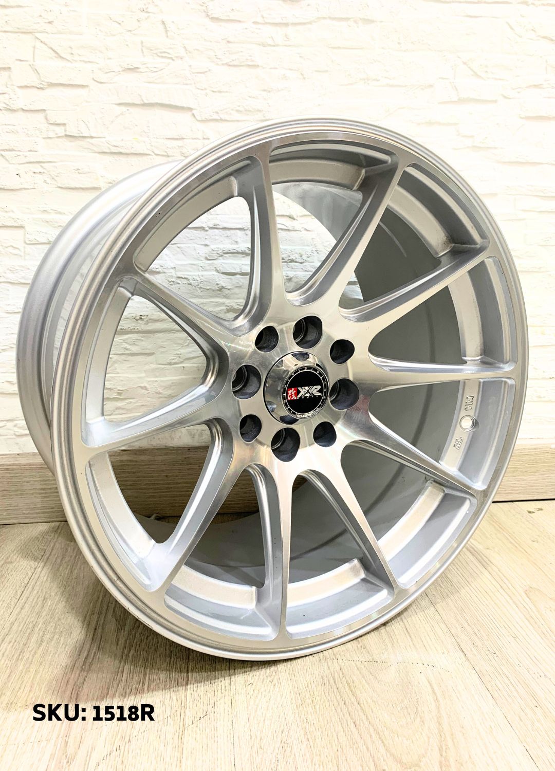 xr:d:DAF_shOENQg:15,j:6719792537666946285,t:24031621 JUEGO DE 4 RINES 15X8.0 8X100/108 PLATEADO - Imagen 1