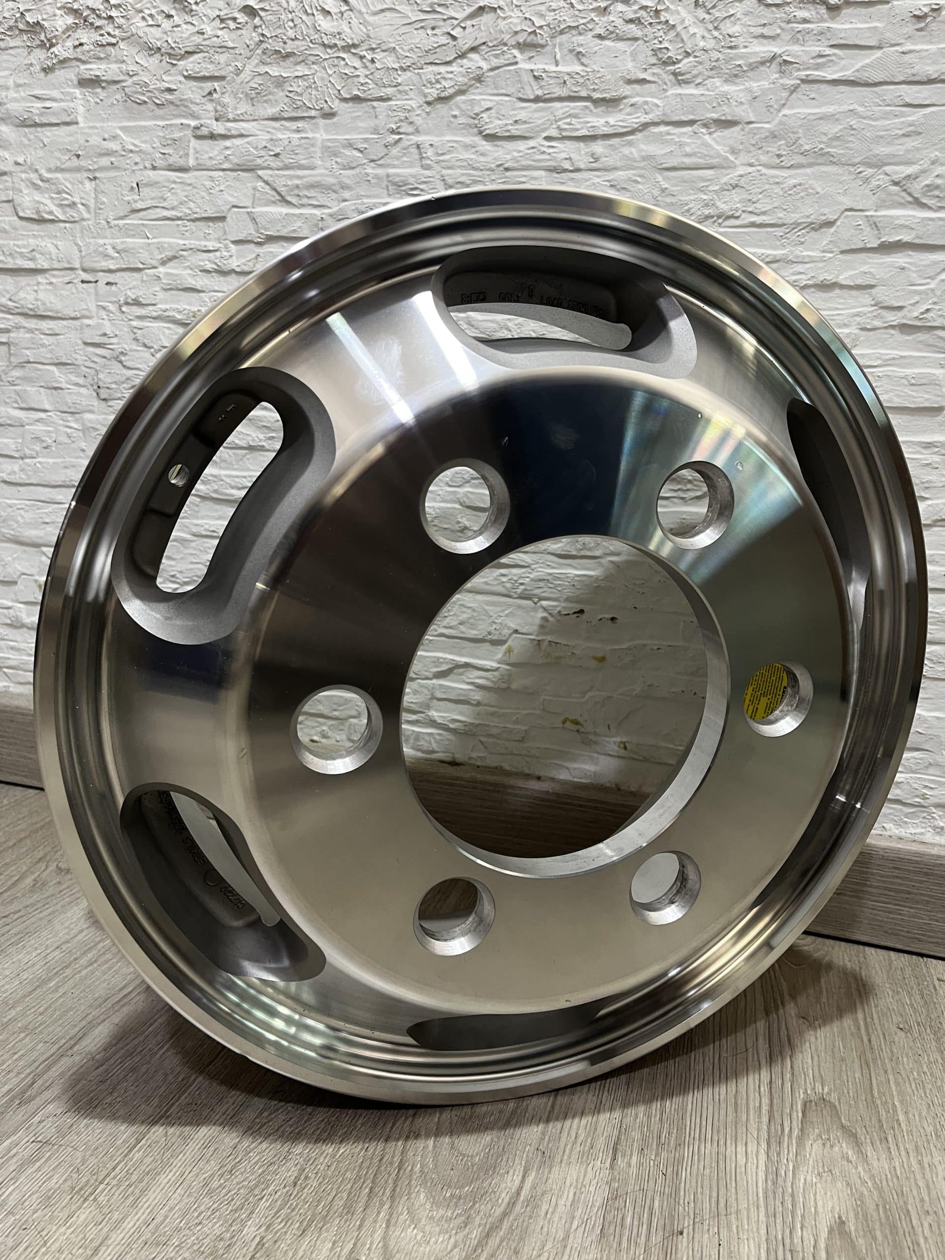 n11n48nl2-scaled-1.jpg RIN DE ALUM 19.5x6.75 NPR - Imagen 1